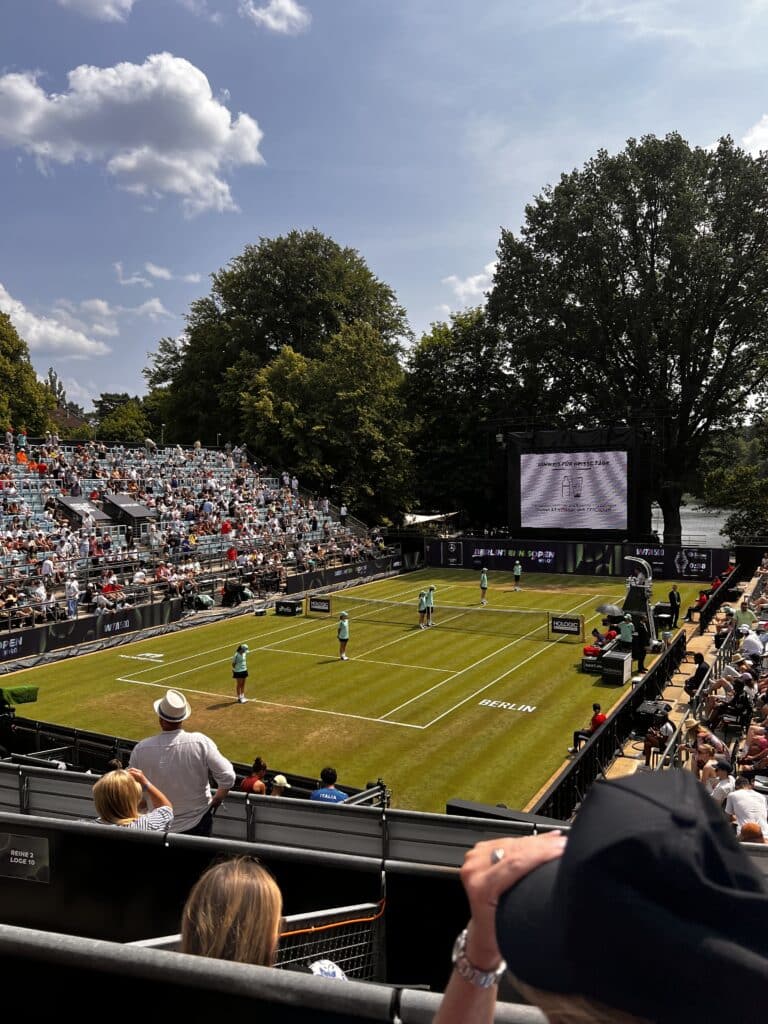 Erfolgreiche Frauen erleben Weltklassetennis hautnah