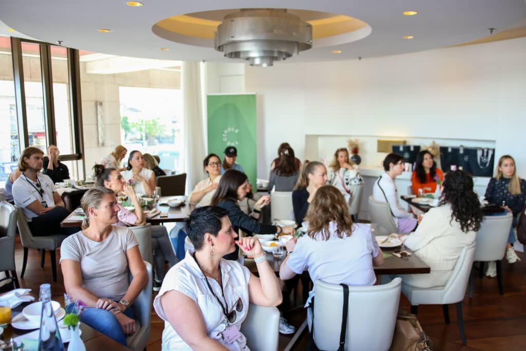 Frauen aus Coaching, Politik & Wirtschaft in inspirierendem Austausch