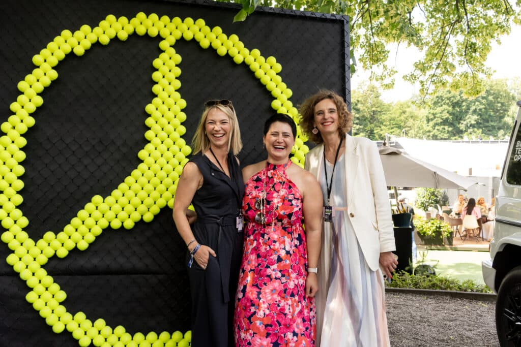 Luisa Riffel mit Kasia Mol-Wolf (emotion) und Gabriele Riedl beim exklusiven The Circle Netzwerkevent meets Tennis Open und SheMercedes